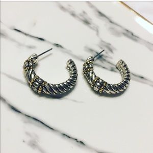 🌵Silver and gold hoop earrings
